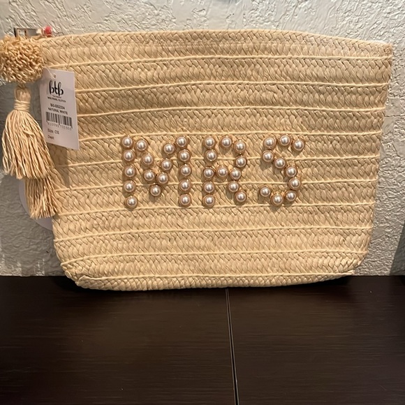 btb “Los Angeles” MRS PEARL CLUTCH - Picture 1 of 2